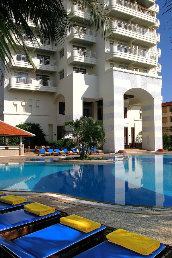 Waterfront Suites Phuket By Centara Karon Εξωτερικό φωτογραφία