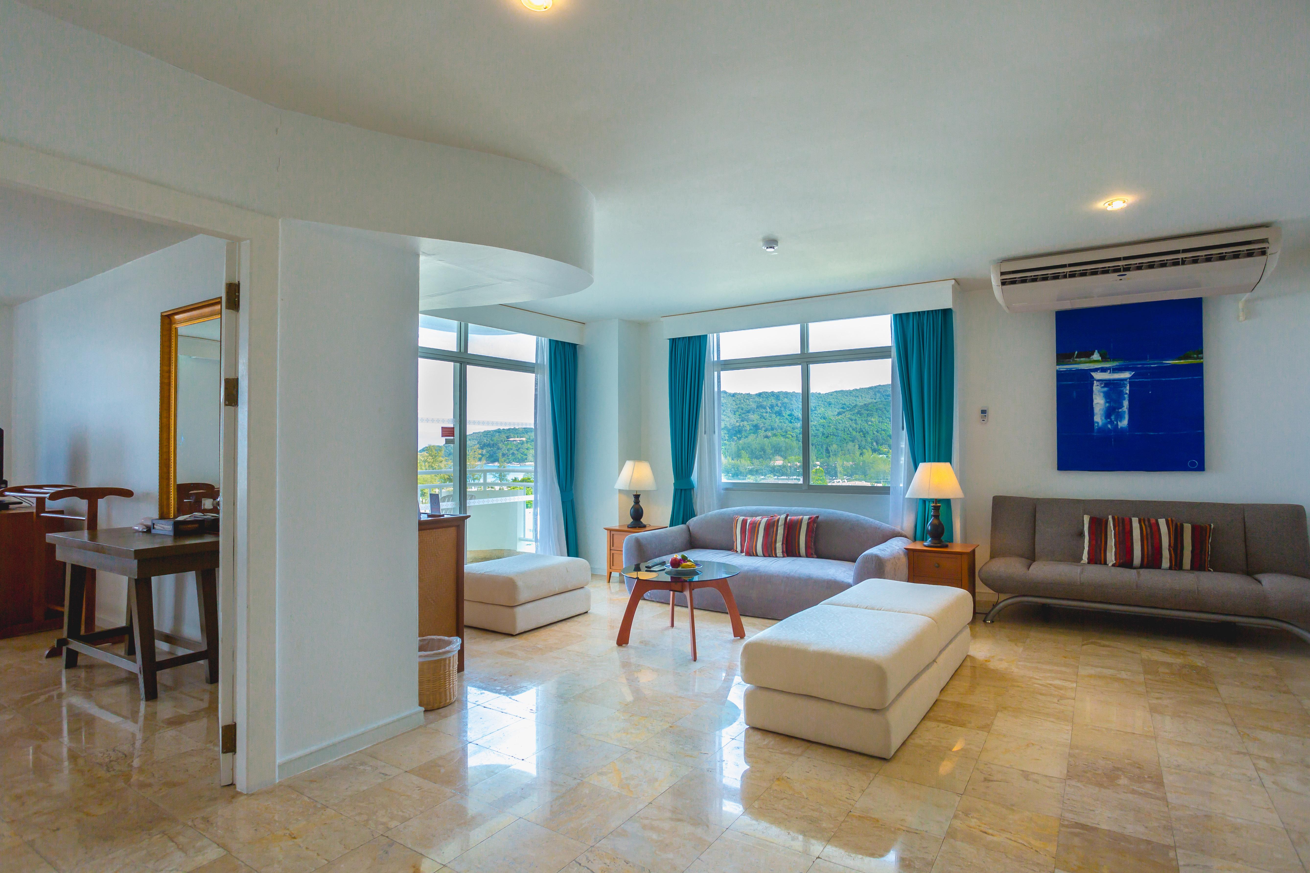 Waterfront Suites Phuket By Centara Karon Εξωτερικό φωτογραφία