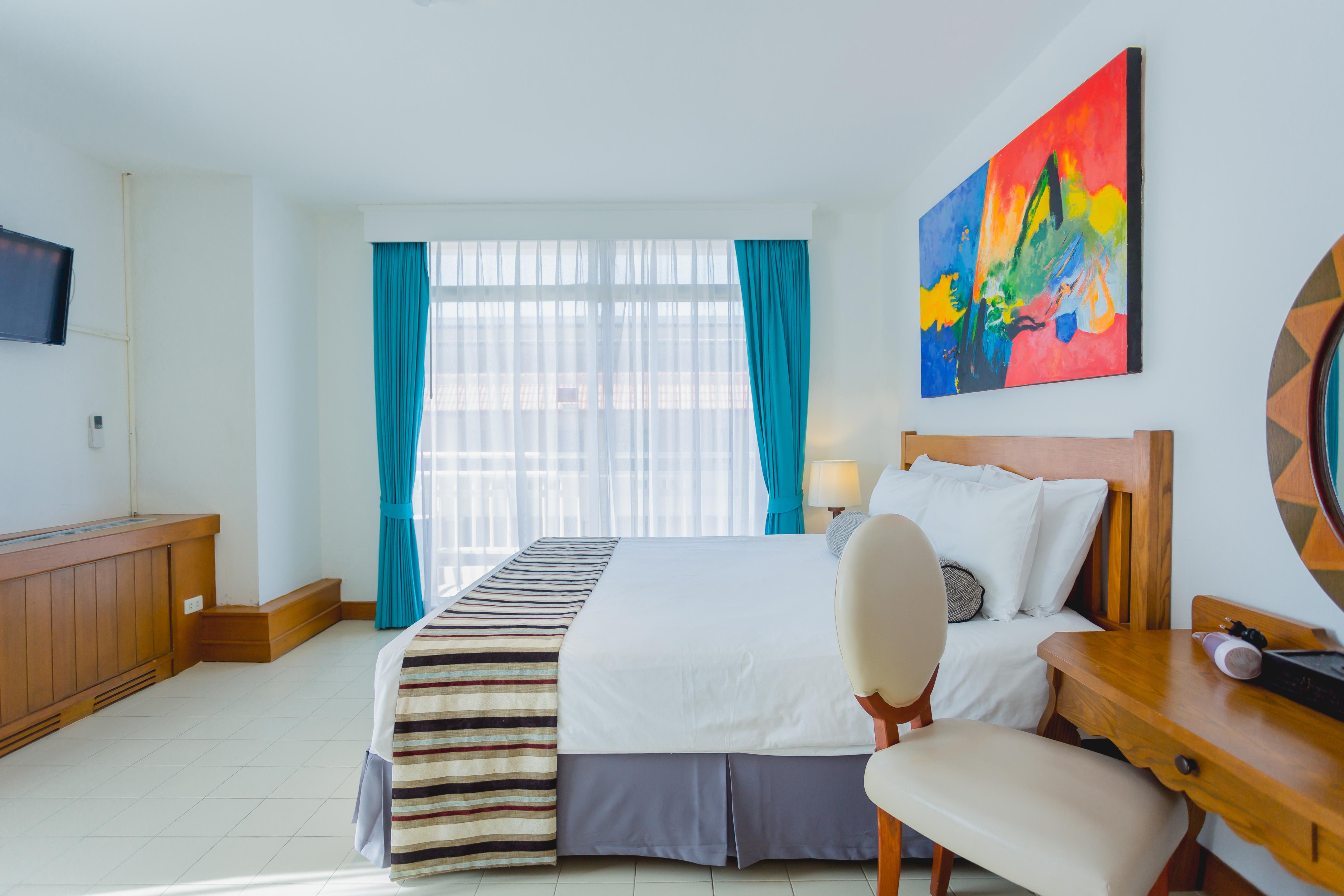 Waterfront Suites Phuket By Centara Karon Εξωτερικό φωτογραφία