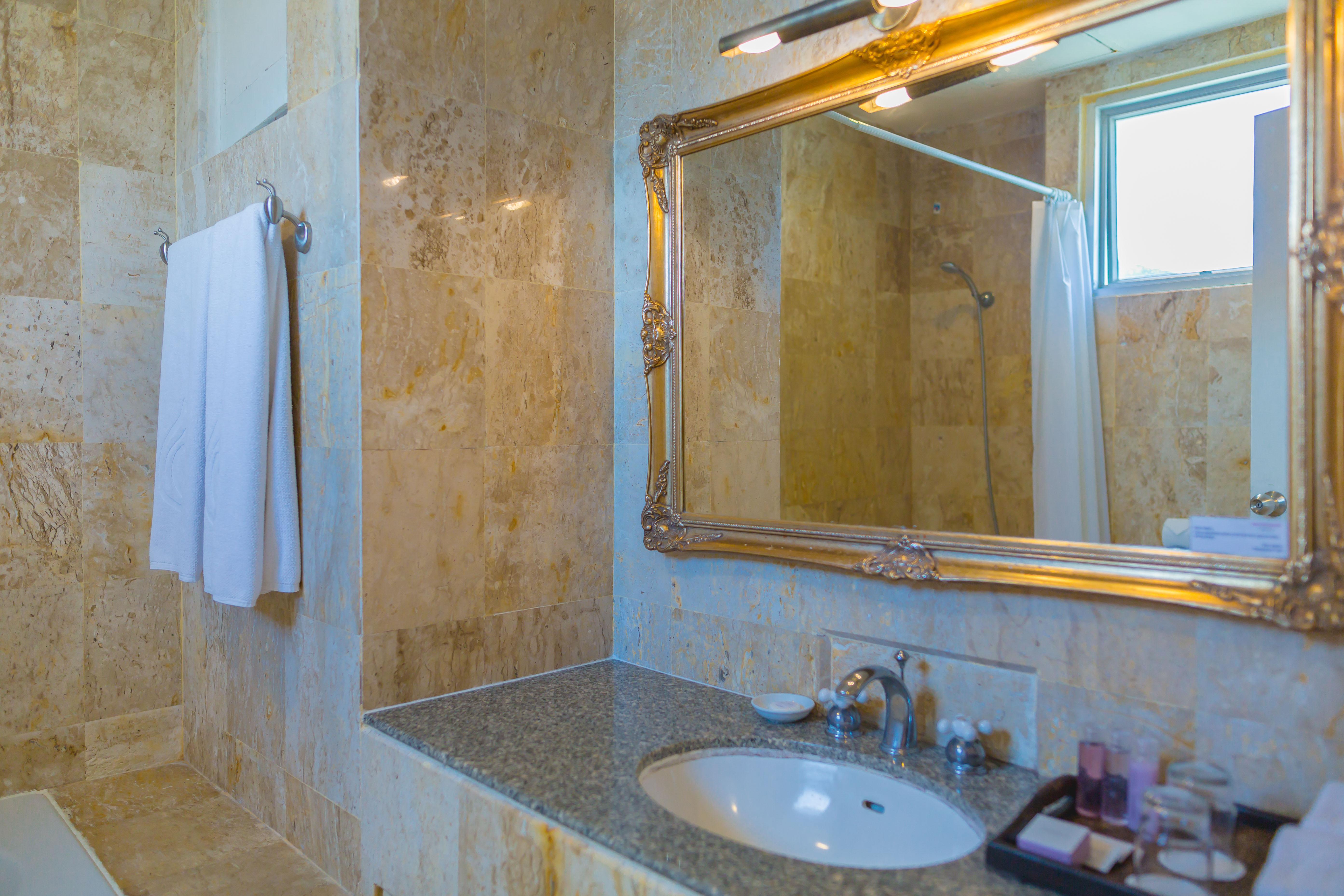 Waterfront Suites Phuket By Centara Karon Εξωτερικό φωτογραφία