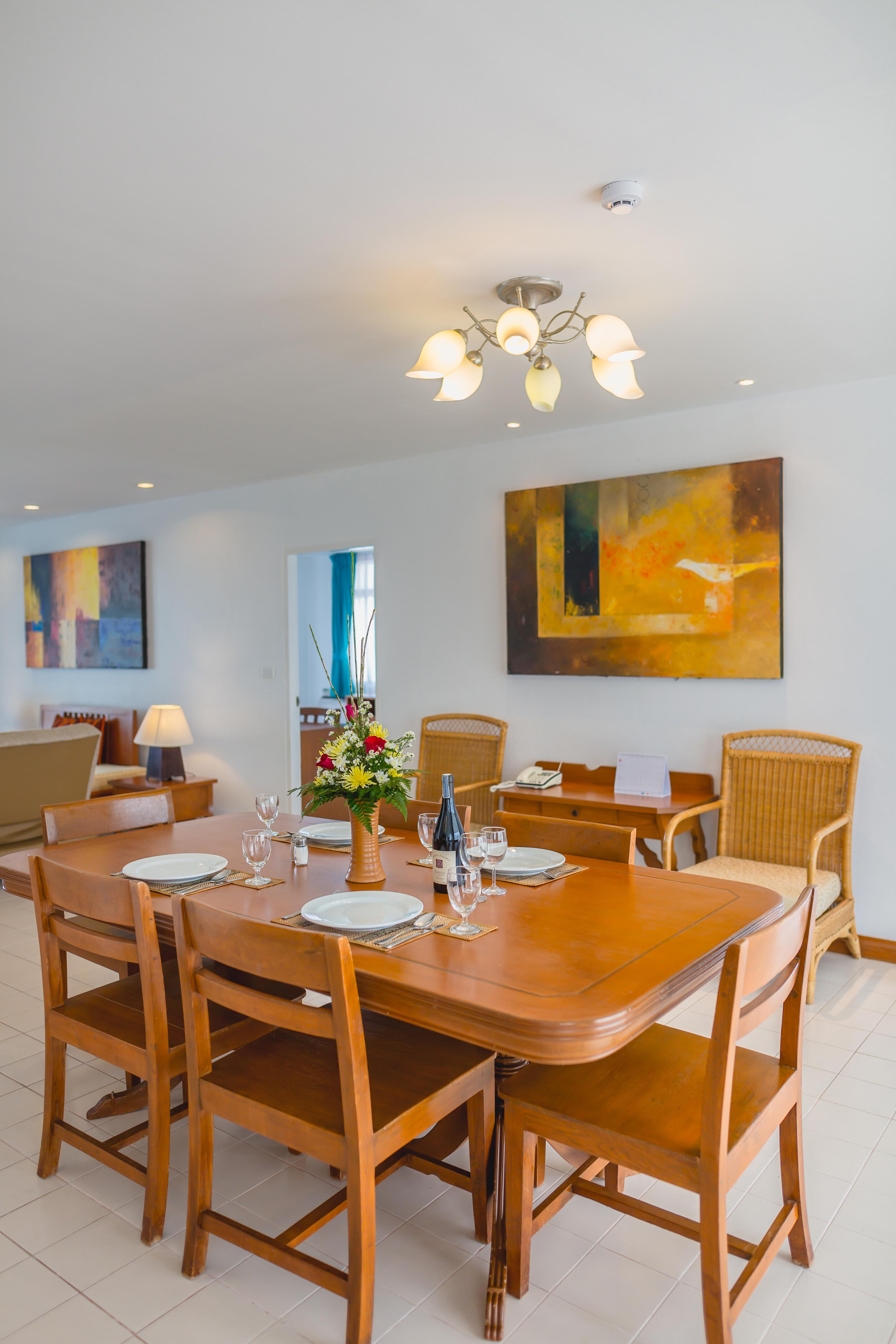 Waterfront Suites Phuket By Centara Karon Εξωτερικό φωτογραφία