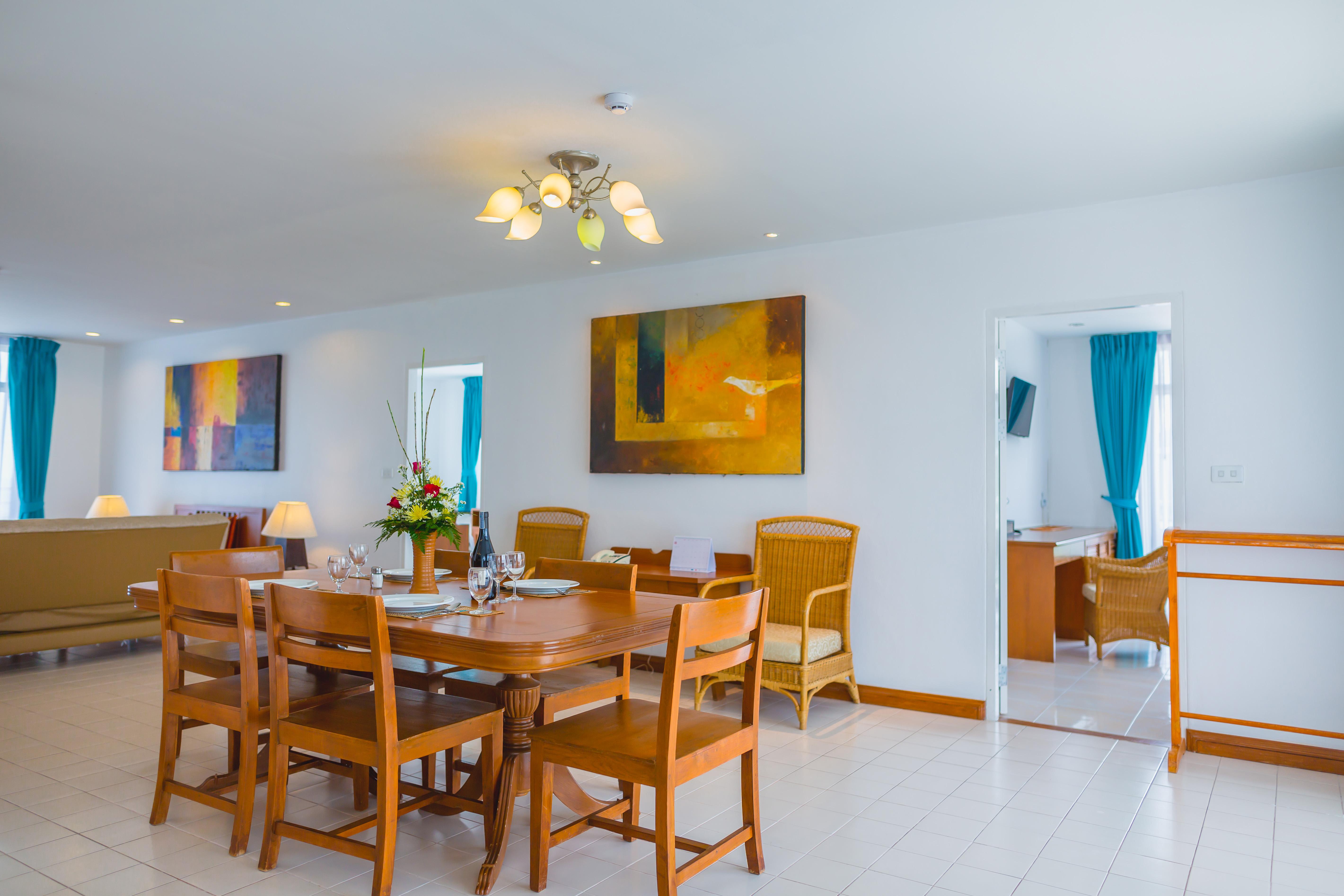 Waterfront Suites Phuket By Centara Karon Εξωτερικό φωτογραφία