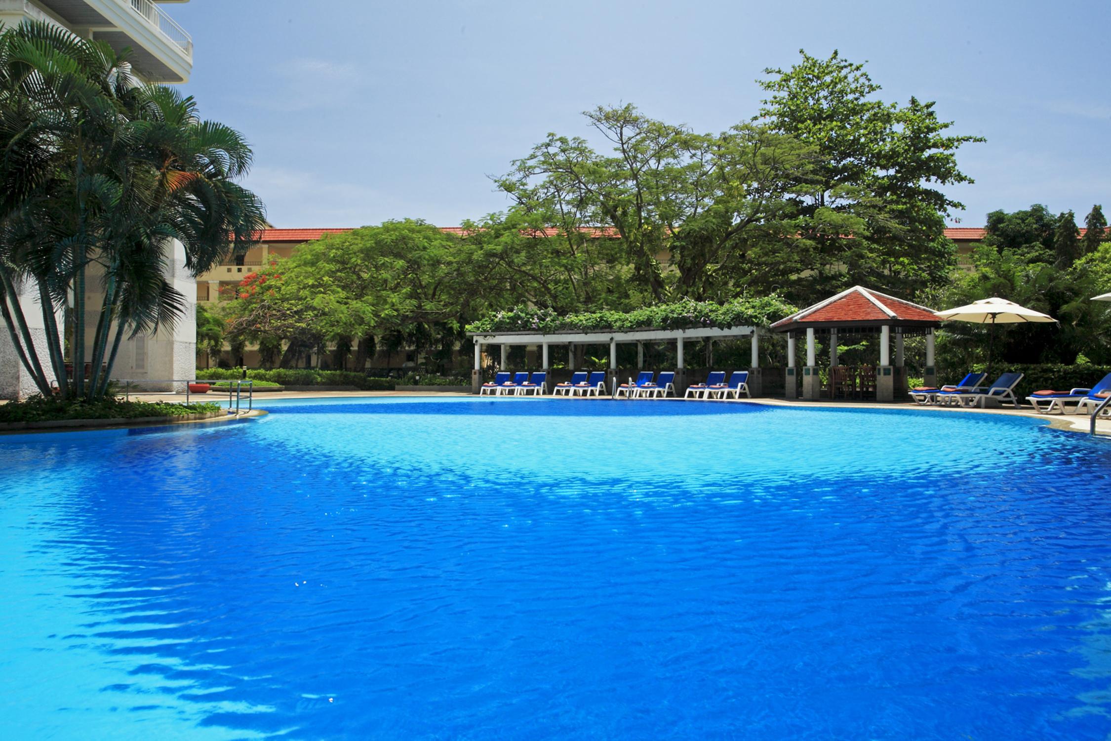 Waterfront Suites Phuket By Centara Karon Εξωτερικό φωτογραφία