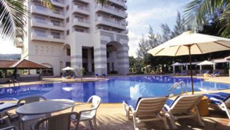 Waterfront Suites Phuket By Centara Karon Εξωτερικό φωτογραφία