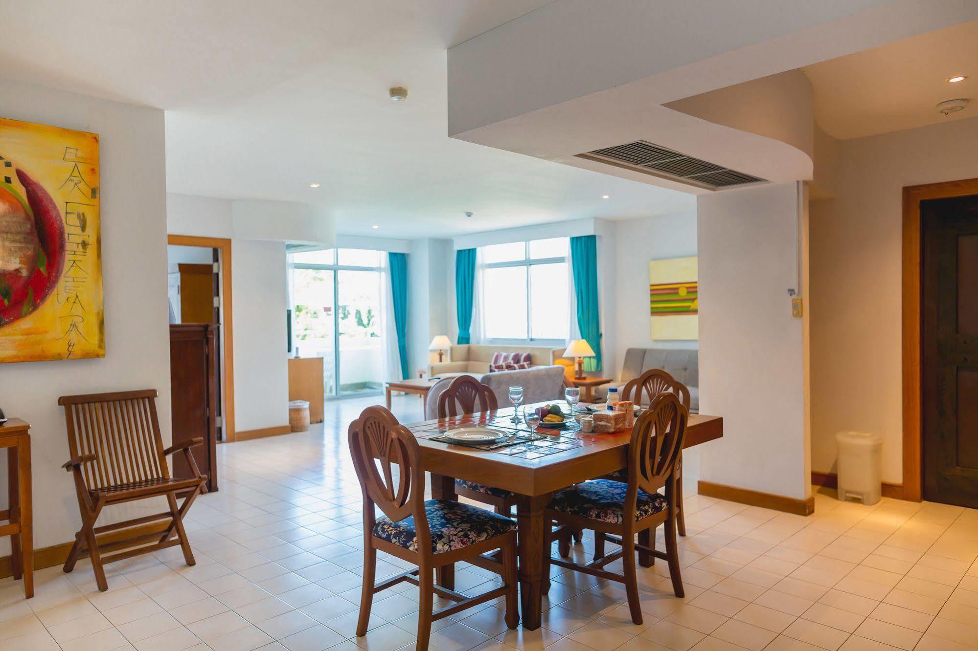 Waterfront Suites Phuket By Centara Karon Εξωτερικό φωτογραφία